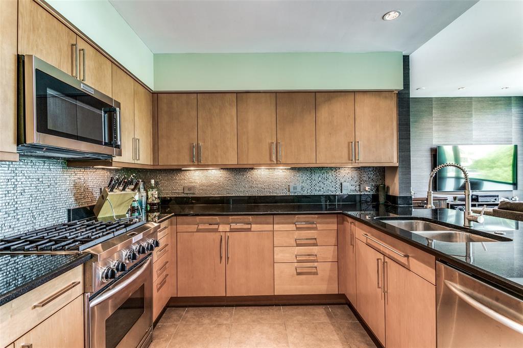 N Central Residences Condo - Residential