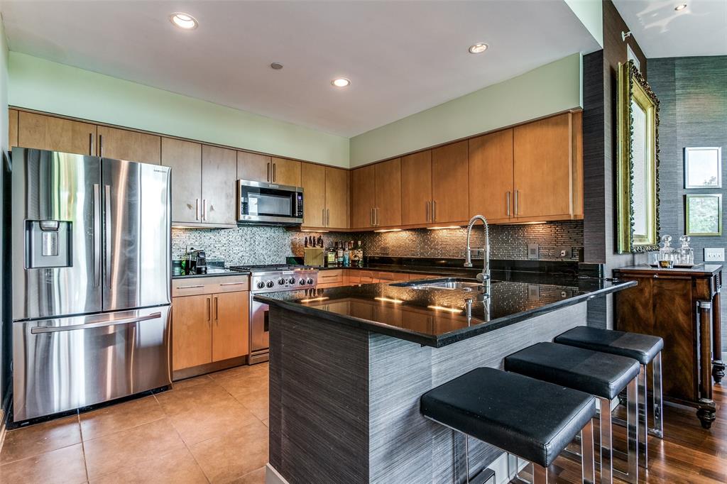 N Central Residences Condo - Residential