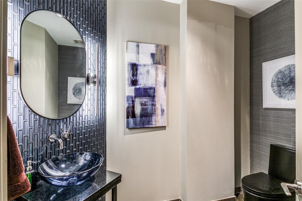 N Central Residences Condo - Residential