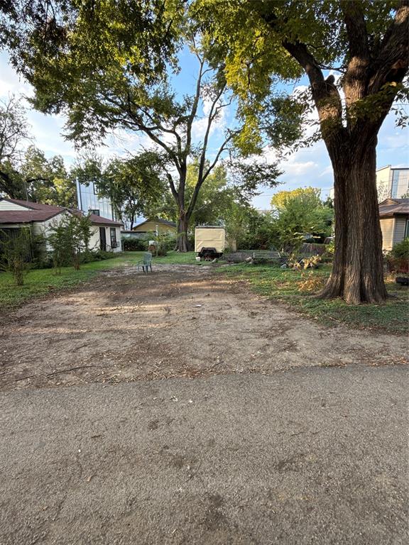 917 Walkway Street