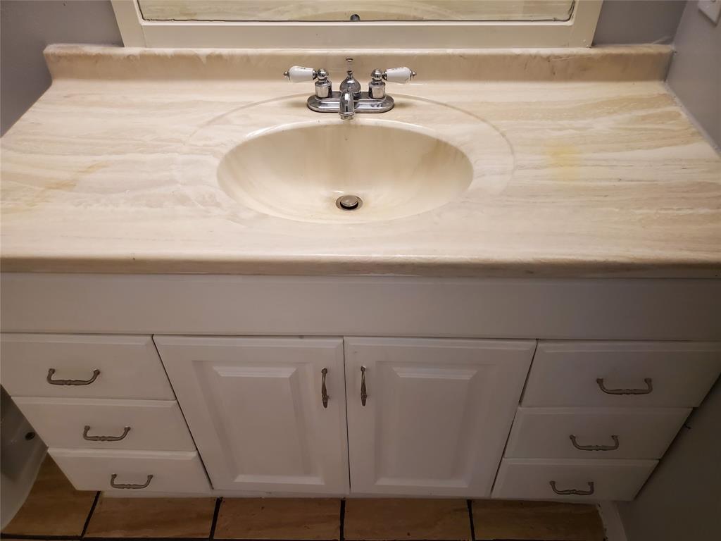 Creekbend Condo Ph 01-06 - Residential