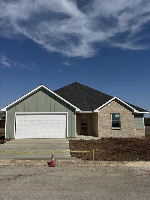 Photo of 424 Cirrus Circle CIR, Muenster, TX 76252 (MLS # 21408080)