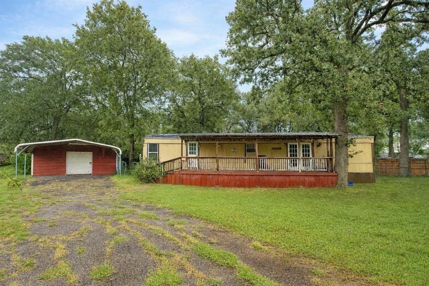 Come enjoy the quiet life just a stone's throw from beautiful Lake Tawakoni! This charming home could be your primary residence or the perfect weekend retreat. Both the primary and guest bedrooms feature en suite bathrooms. The open kitchen-living concept provides a welcoming atmosphere and makes the space extremely usable. An oversized front porch provides the perfect backdrop for morning coffee. Members of the HOA have access to a private park, boat launch, and clubhouse. Schedule your showing today and come live the lake life!