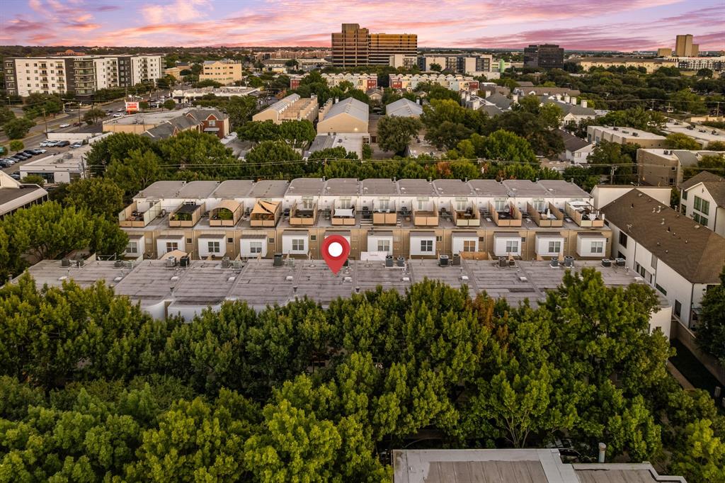 Parkwood Twnhms - Residential