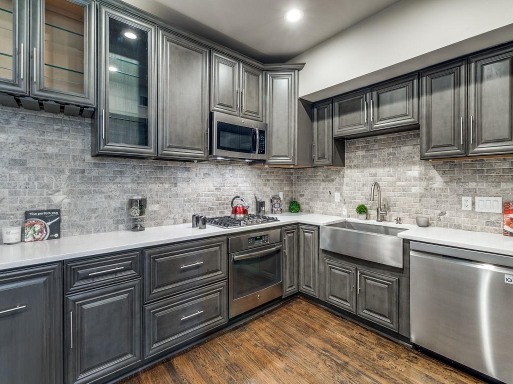 Parkwood Twnhms - Residential