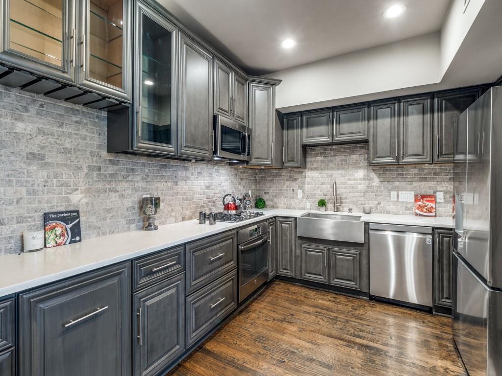 Parkwood Twnhms - Residential