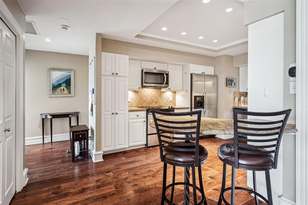 5200 Keller Springs Road 330