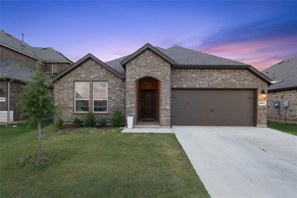 Photo of 9917 Tacoma Drive, Aubrey, TX 76227 (MLS # 21382955)
