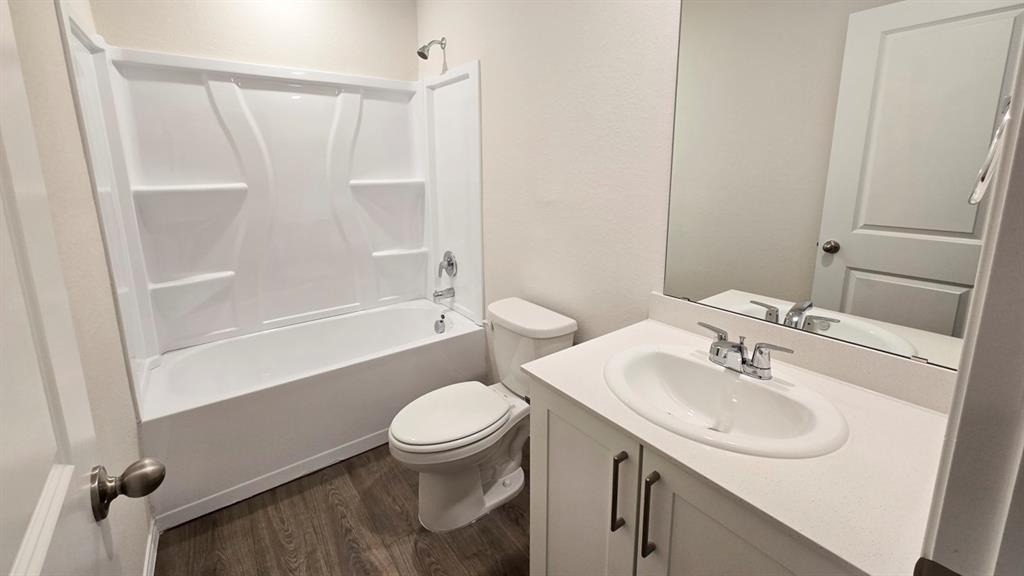 Leonard Crossing - Residential