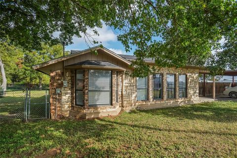 207 School House Road Paradise TX 76073