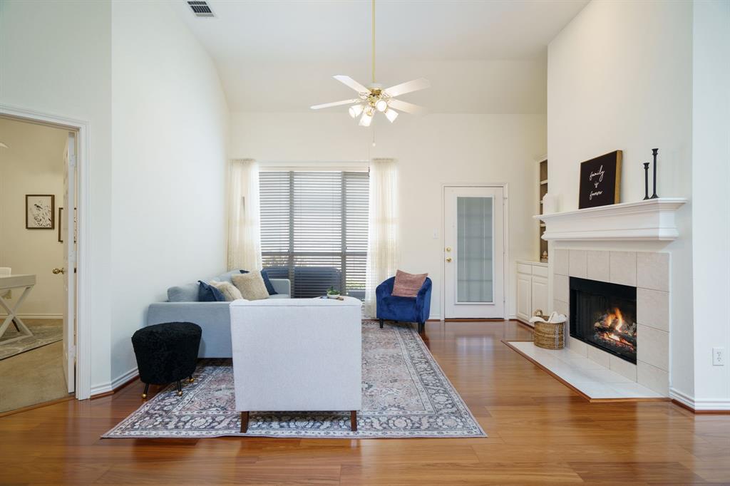 8412 Gateway Drive