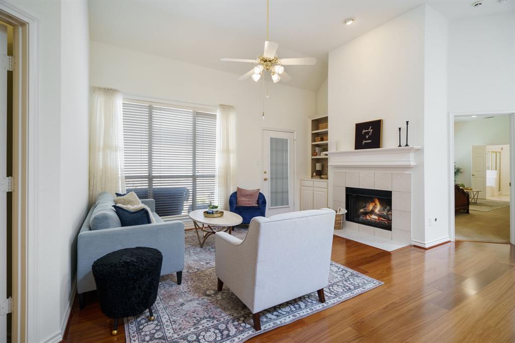 8412 Gateway Drive