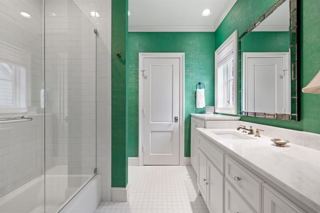 UNIVERSITY HEIGHTS - Residential