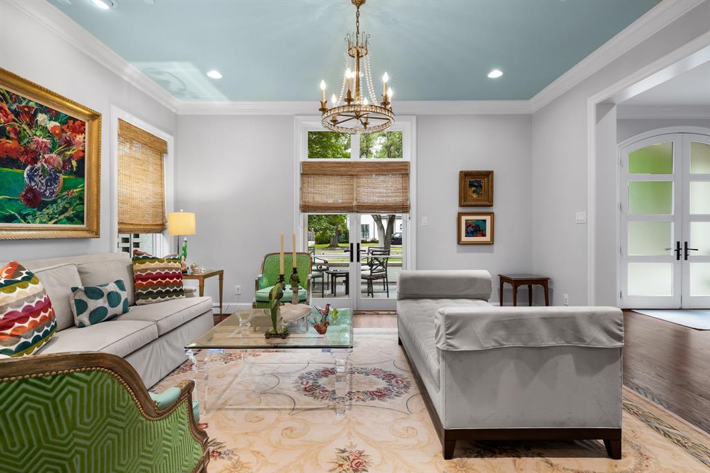 UNIVERSITY HEIGHTS - Residential