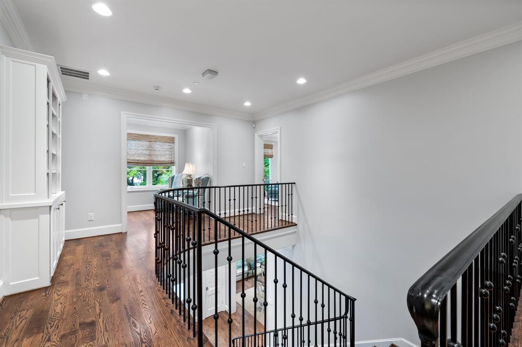 UNIVERSITY HEIGHTS - Residential