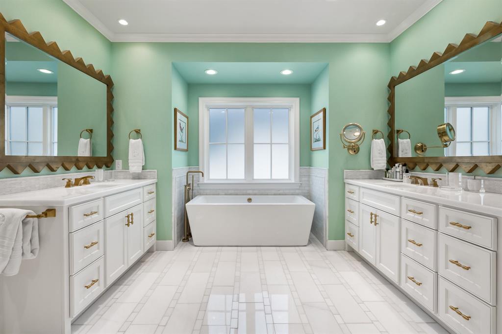 UNIVERSITY HEIGHTS - Residential