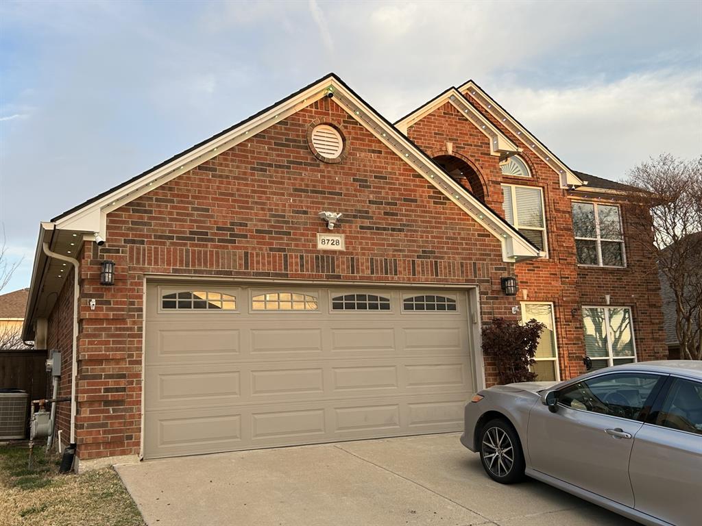 8728 Shadow Trace Drive