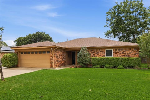 Photo of 1104 Monterrey Street, Bedford, TX 76022 (MLS # 21353992)