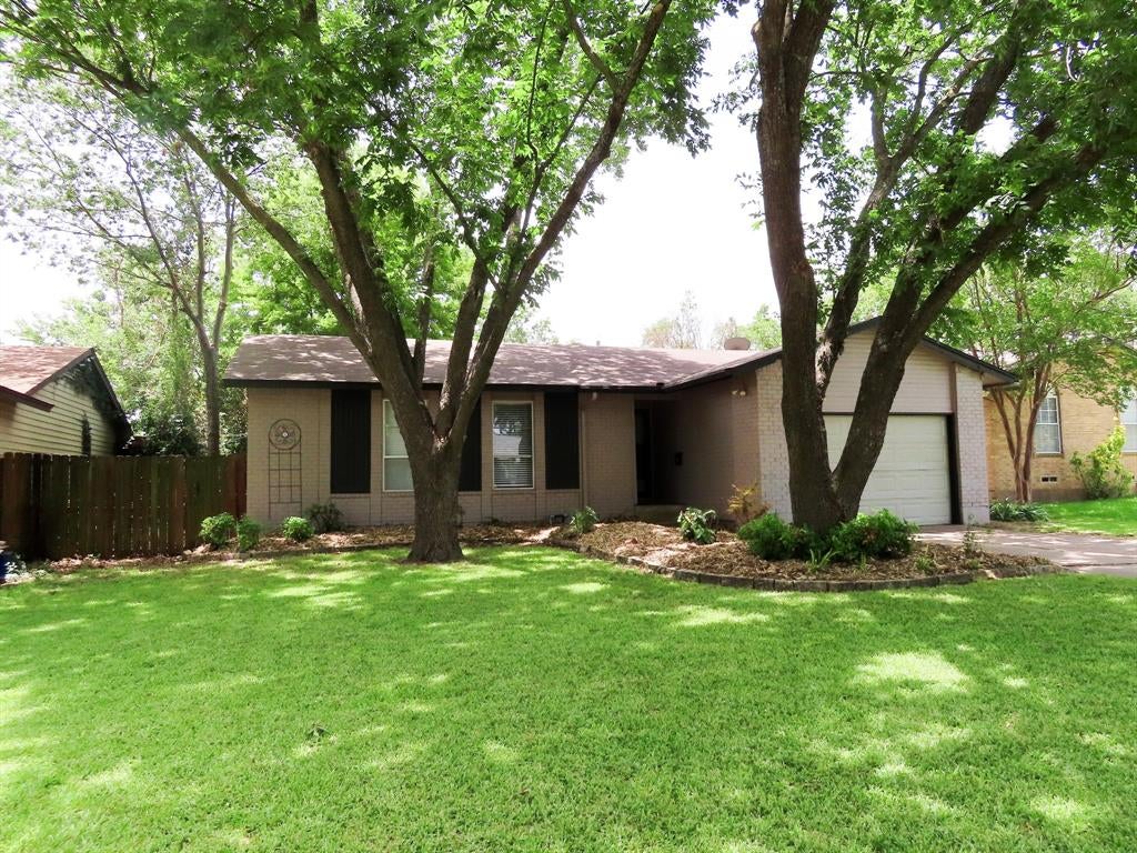 Photo of 808 E Heath Street, Rockwall, TX 75087 (MLS # 21378811)