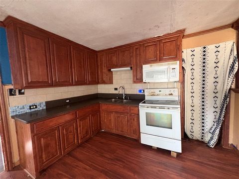 Tiny photo for 430 Jeanette Street, Greenville, TX 75401 (MLS # 21197386)