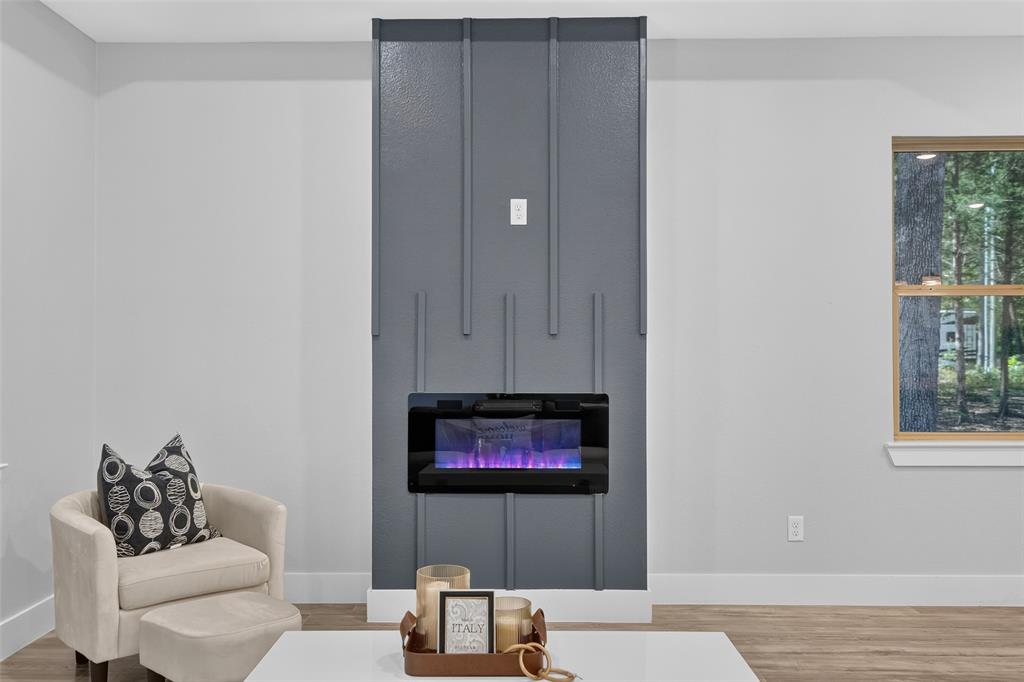 219 E Beachwood Loop