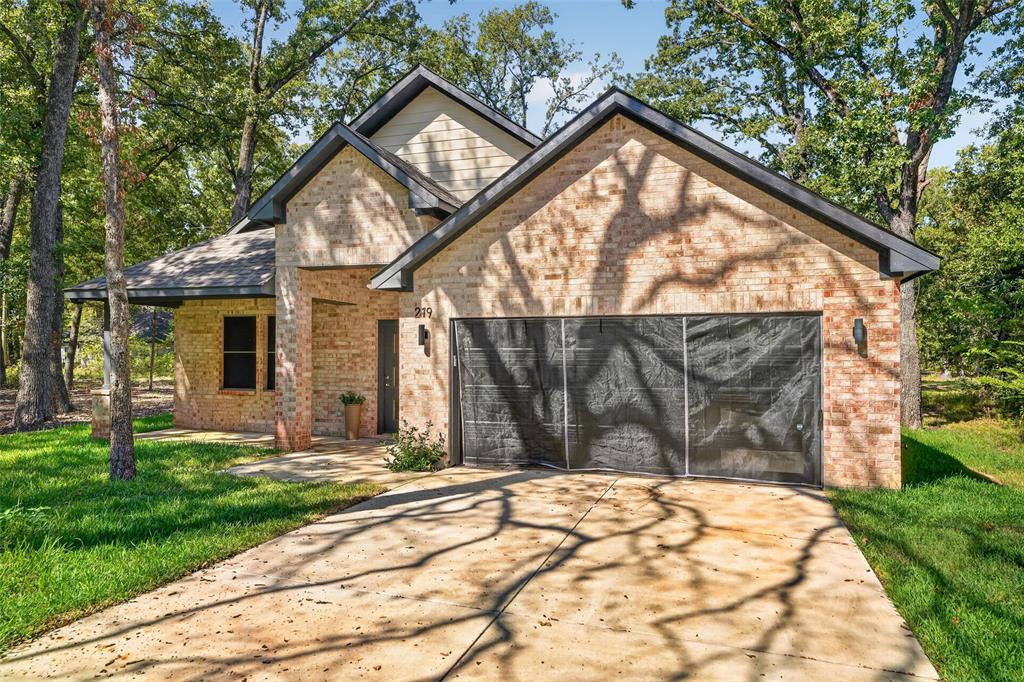 219 E Beachwood Loop