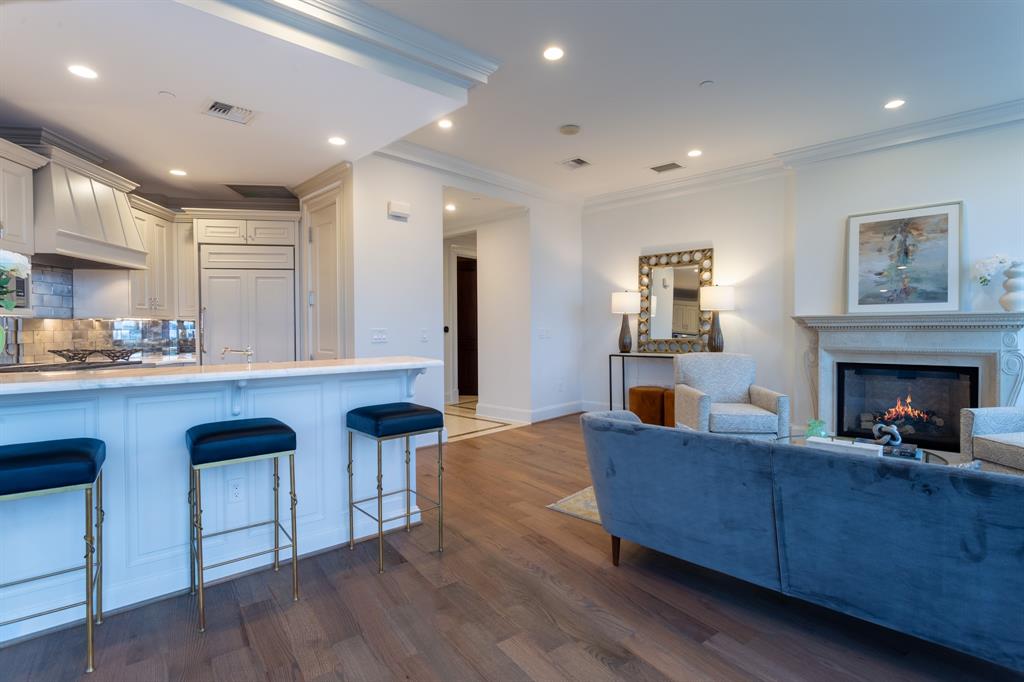 Tower & Regency Row Residences - Residential