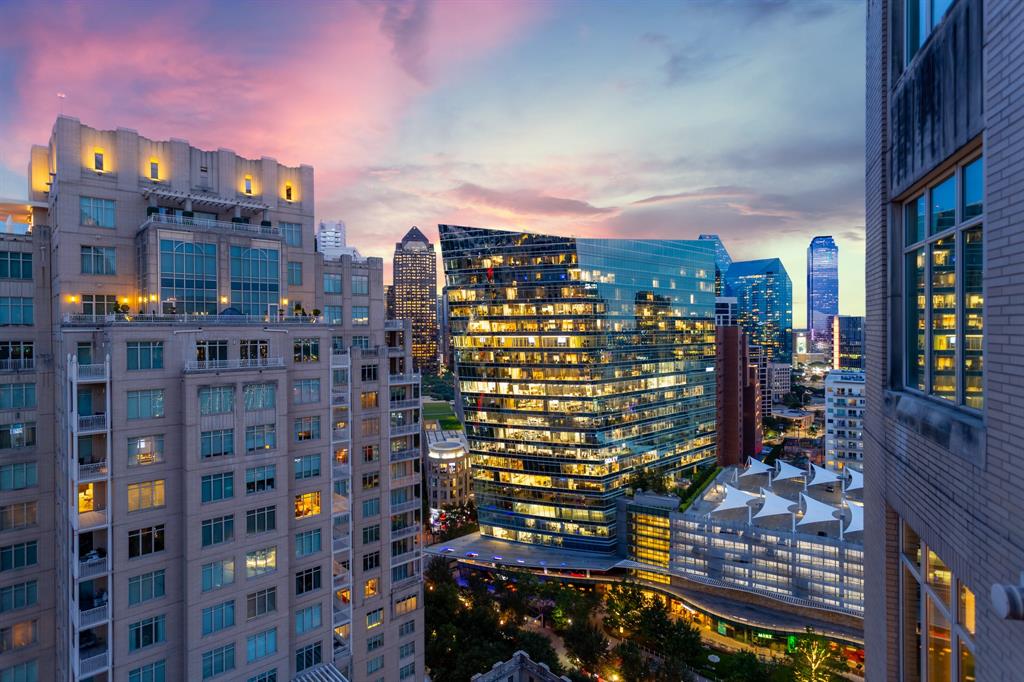 Tower & Regency Row Residences - Residential