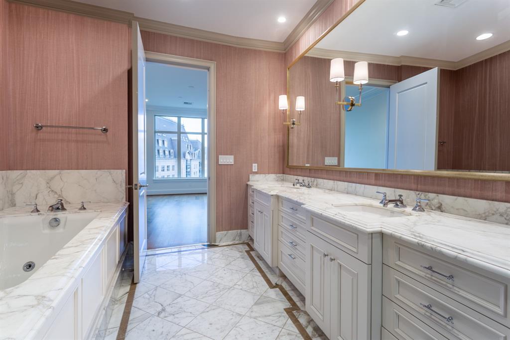 Tower & Regency Row Residences - Residential