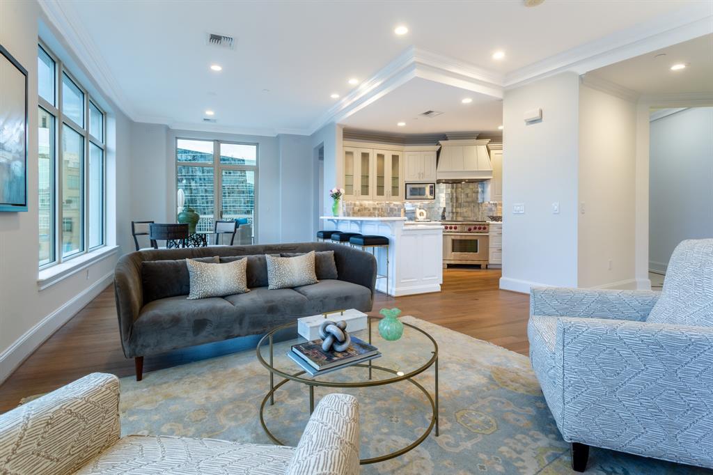 Tower & Regency Row Residences - Residential