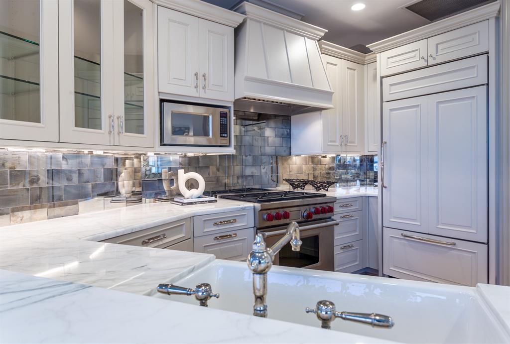 Tower & Regency Row Residences - Residential