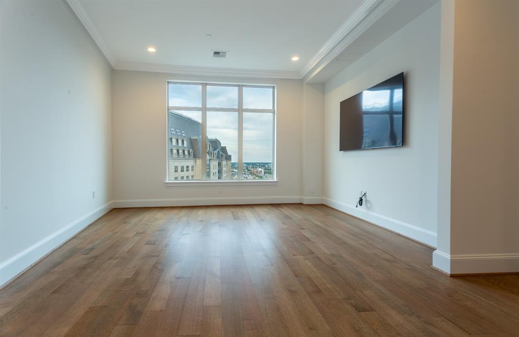 Tower & Regency Row Residences - Residential