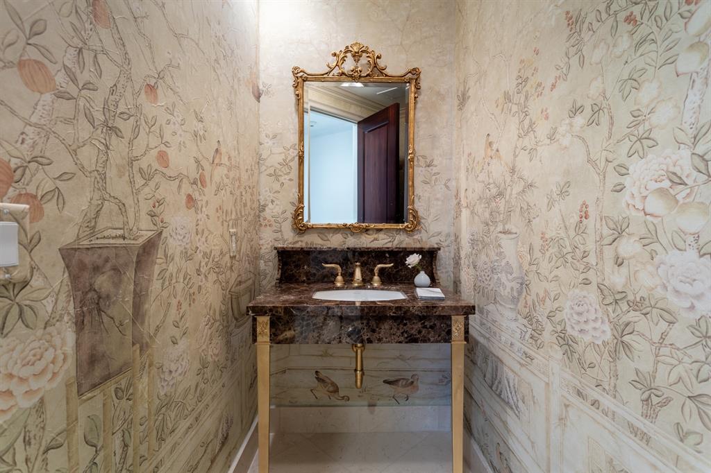 Tower & Regency Row Residences - Residential