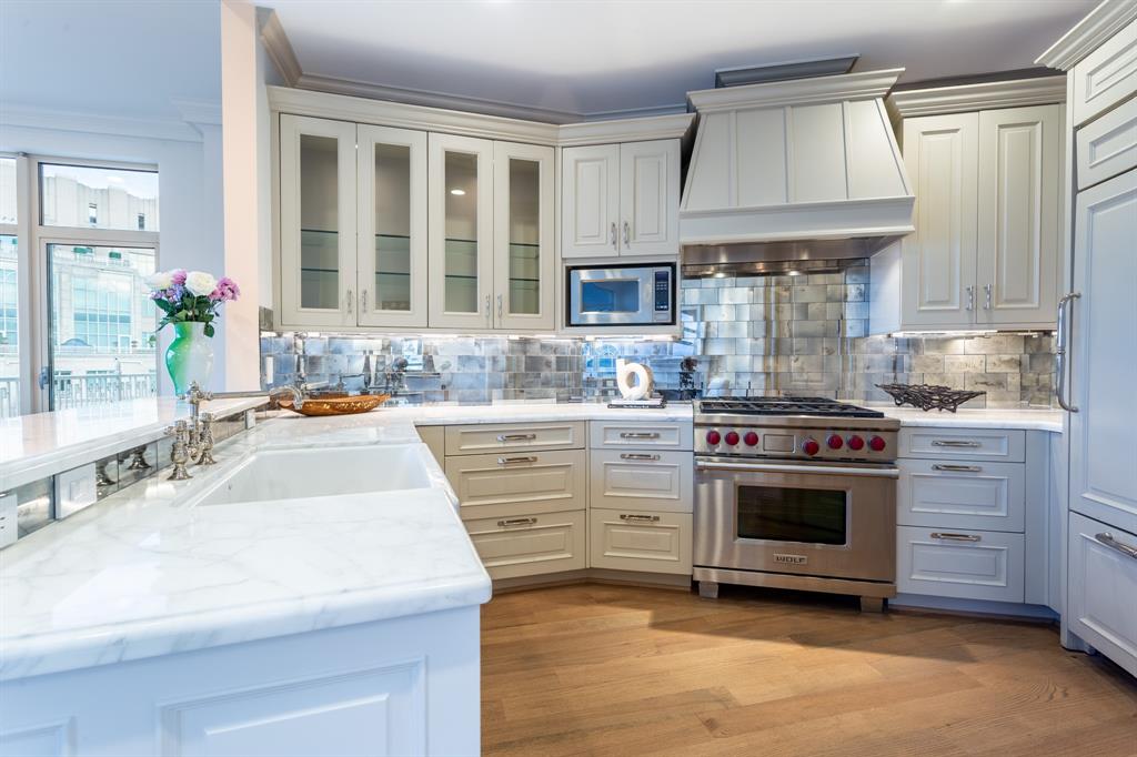 Tower & Regency Row Residences - Residential