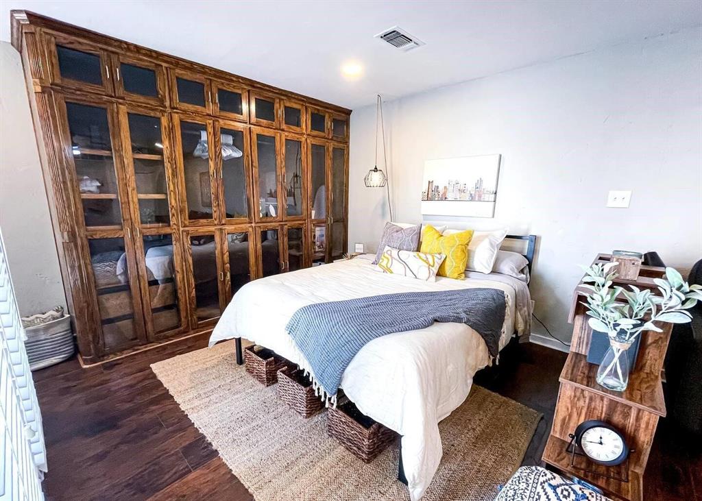 University Park Condo - Residential