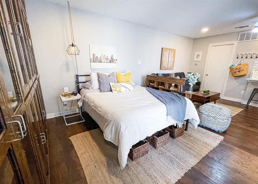 University Park Condo - Residential