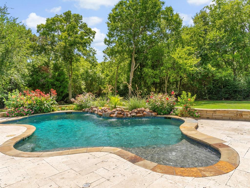 Falls Ph 01 - Residential