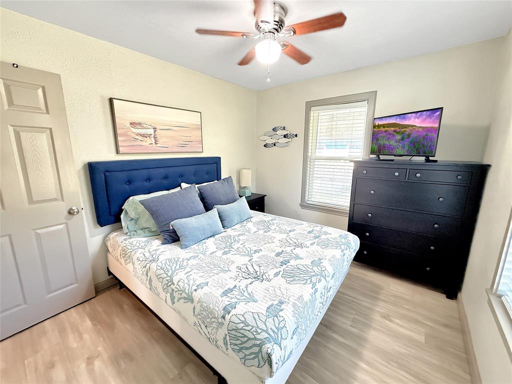 Six J Bay - Residential