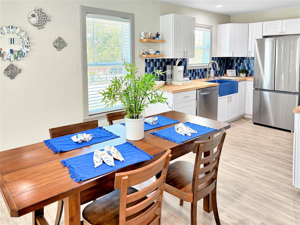 Six J Bay - Residential