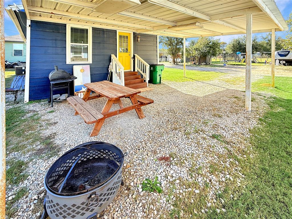 Six J Bay - Residential