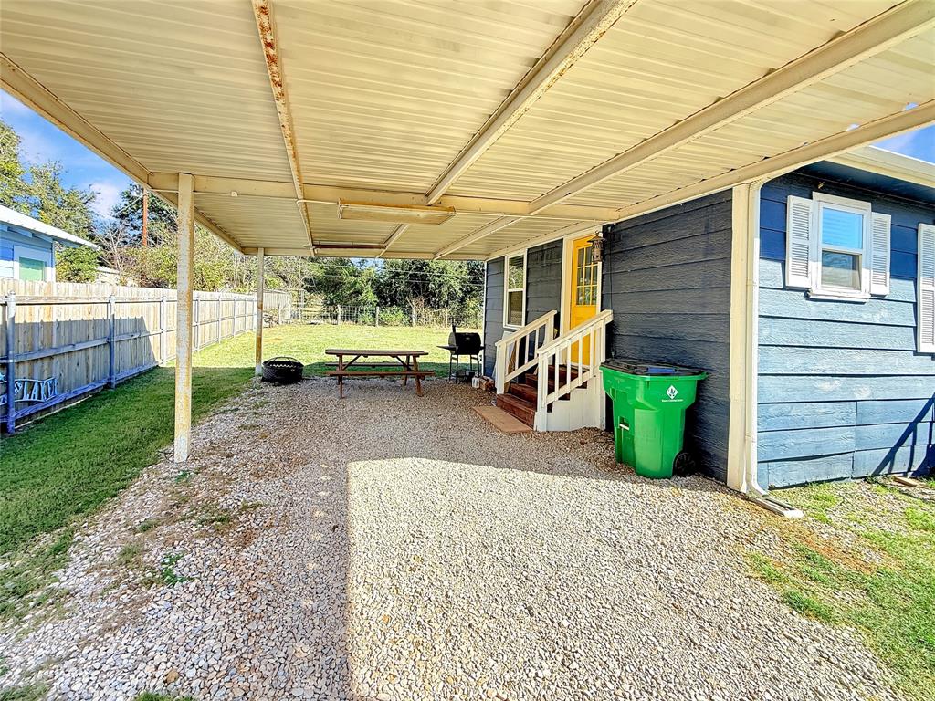 Six J Bay - Residential