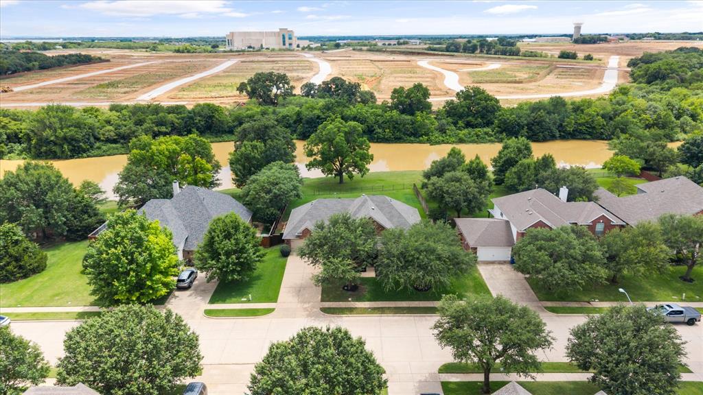 905 Killian Drive