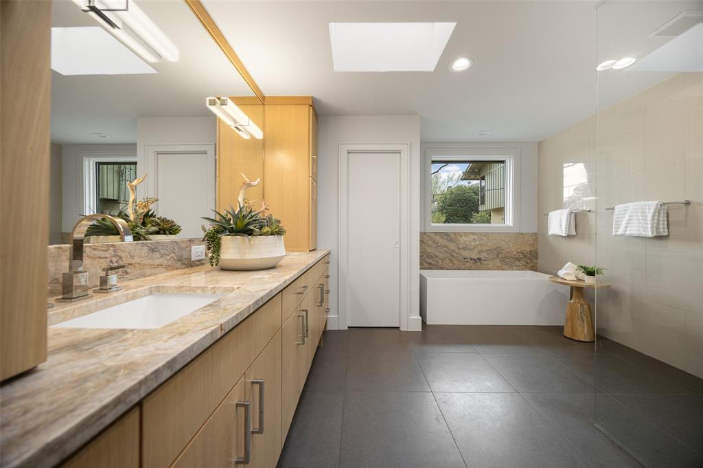 NORTH LAKE ESTATES 2ND INST - Residential