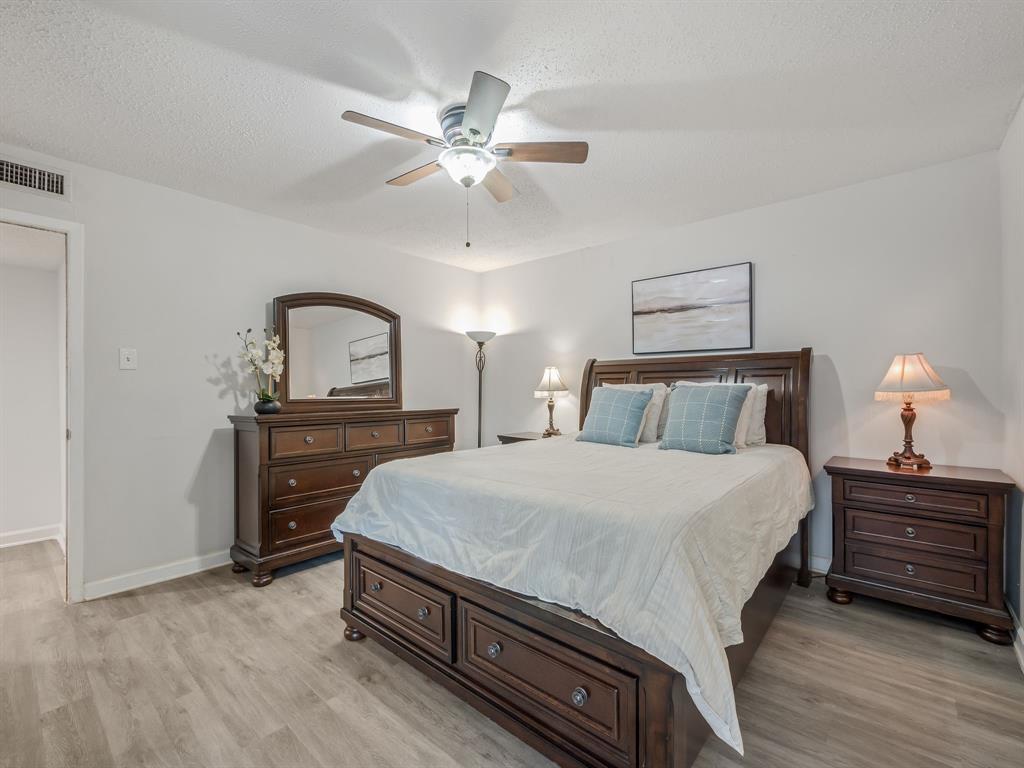 Country Condos Creek - Residential