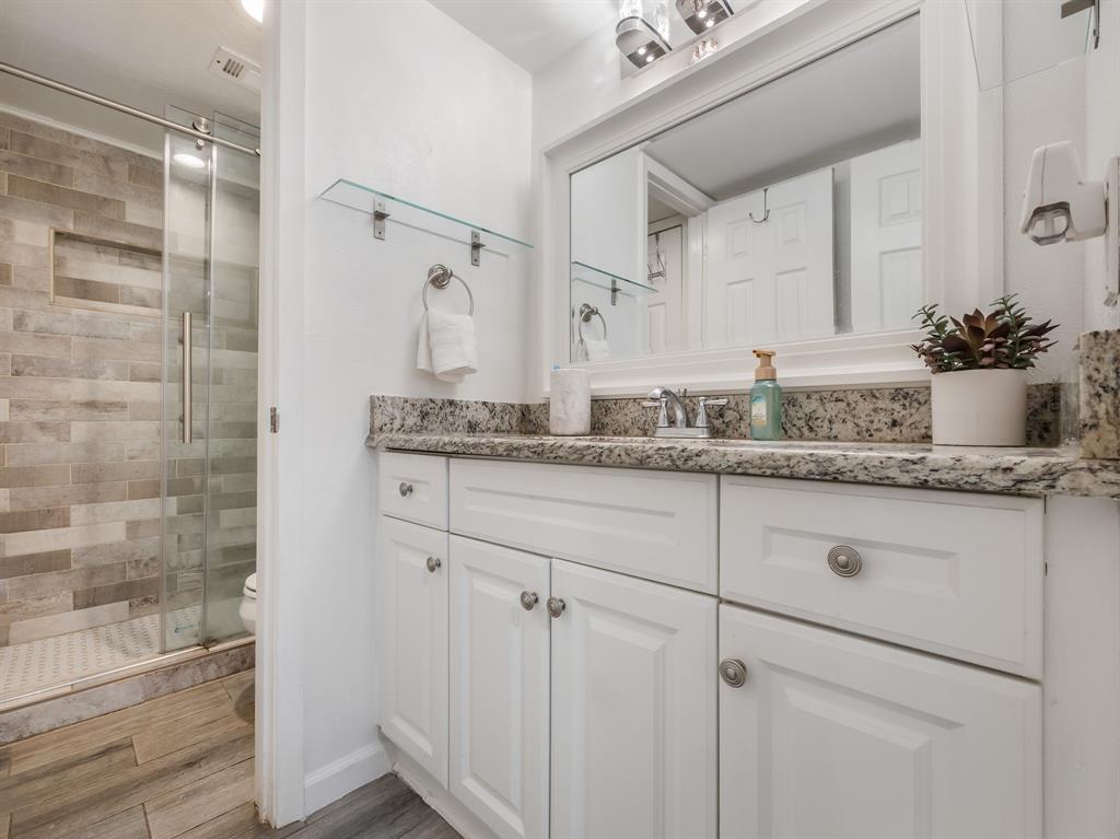 Country Condos Creek - Residential