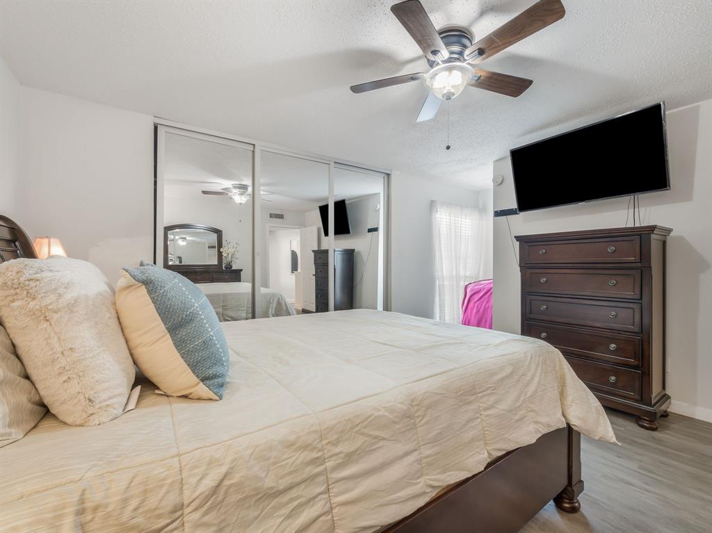 Country Condos Creek - Residential