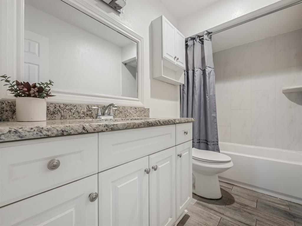 Country Condos Creek - Residential