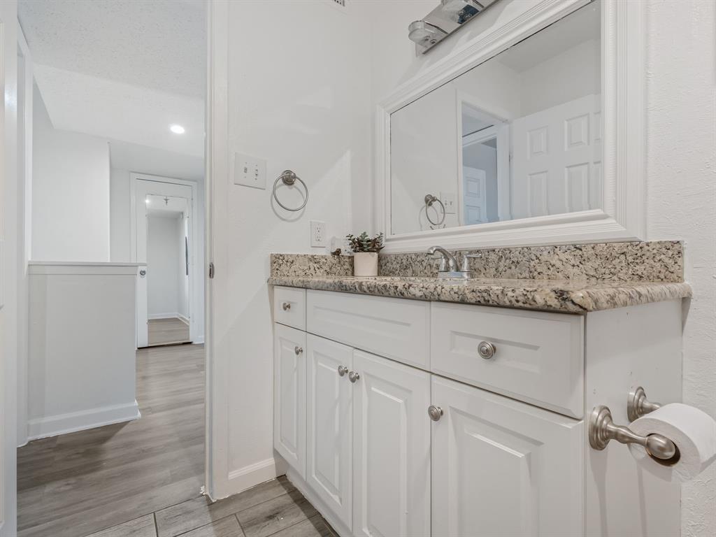 Country Condos Creek - Residential