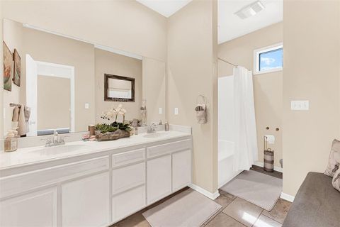 Tiny photo for 129 Greenway Bend, Pottsboro, TX 75076 (MLS # 21216177)