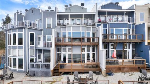 Photo of 129 Greenway Bend, Pottsboro, TX 75076 (MLS # 21216177)